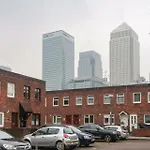 Saltwell Street Deluxe En Suite Room